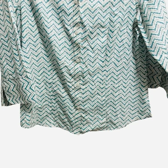 Chico’s green and white no iron blouse chevron print work career office Medium - Picture 6 of 11
